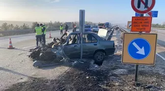 Konya'da Ters Yönde Giden Otomobil Tırla Çarpıştı: 1 Ölü, 1 Yaralı