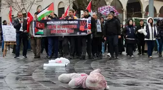 Bursa'da Sağlık Çalışanlarından Gazze'ye Destek Yürüyüşü