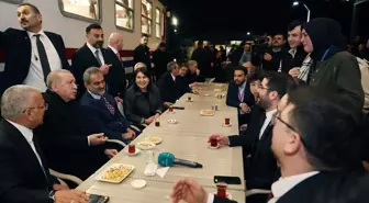 Cumhurbaşkanı Erdoğan, Ordu'da vatandaşlarla sohbet etti, çay içti