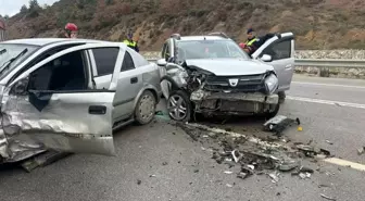 Bursa'da Kafa Kafaya Çarpışma: İki Yaralı