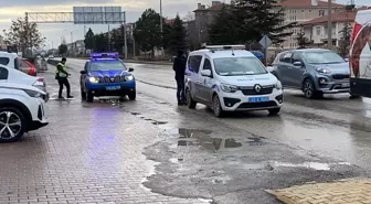 Plakasız Otomobil Jandarmadan Kaçtı, Polis Tarafından Yakalandı