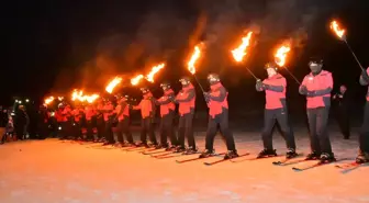 Sarıkamış'ta Meşaleli Kayak Gösterisi Düzenlendi