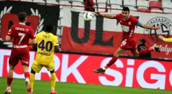 Antalyaspor Eyüpspor'a 0-3 Yenik Durumda