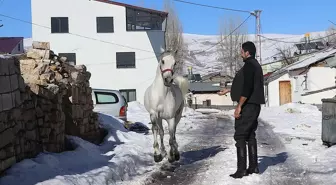 Ciritçi Kadir Köprücü'nün 'Berat' ile Dostluğu Sosyal Medyada İlgi Görüyor