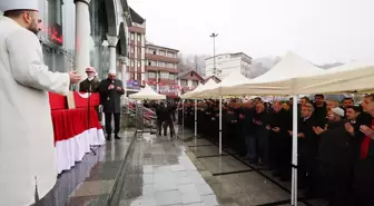 Cumhurbaşkanı Erdoğan, Rize'de Kıbrıs gazisinin cenaze törenine katıldı