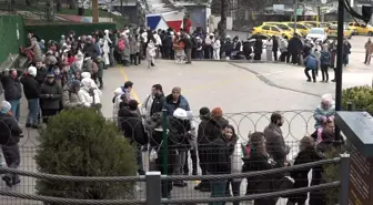 Uludağ'da Hafta Sonu Yoğunluğu: Metrelerce Kuyruk Oluşti