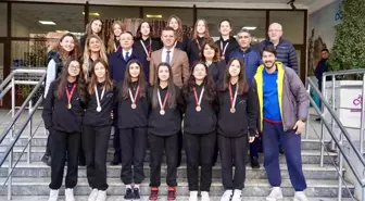 Necati Perihan Kervancı Ortaokulu Yıldız Kız Voleybol Takımı Marmara Şampiyonası'na Katılıyor