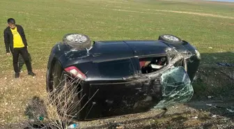 Diyarbakır'da Kontrolden Çıkan Otomobil Takla Attı: Sürücü Yaralandı