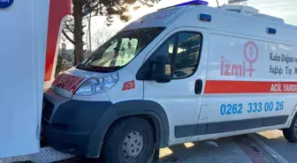 Kocaeli'de Özel Ambulans ile Otomobil Çarpıştı