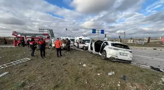 Kırklareli'nde Otomobil-Kamyonet Çarpışması: 1 Ölü, 6 Yaralı