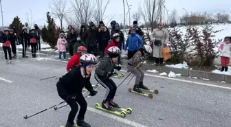 Muş'ta Kayaklı Koşu İl Birinciliği Asfalt Yolda Yapıldı