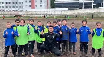 Mudanya'da Genç Sporcular Zorlu Hava Şartlarına Rağmen Antrenman Yapıyor