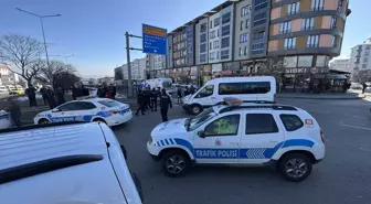 Bingöl'de Trafik Kazası: 1 Polis Memuru Yaralandı