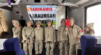 İlkokul çocukları Turistik Doğu Ekspresi'nde 'Sarıkamış Şehitleri Draması'nı sahneledi