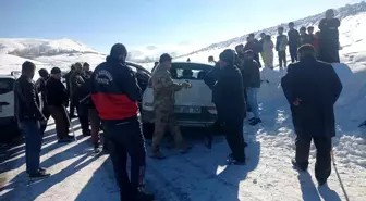 Van'da Şarampole Düşen Otomobilin Sürücüsü Yaralandı