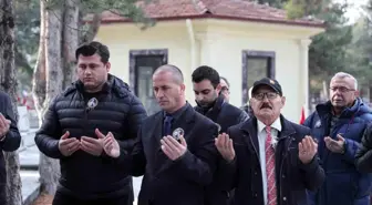 Yaşar Doğu kabri başında dualarla anıldı