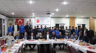 Şarkışla Belediye Başkanı Gültekin, Belediyespor Takımıyla Buluştu