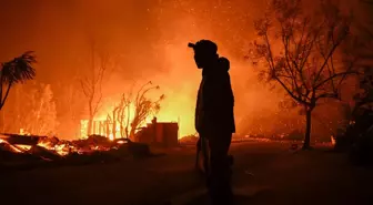 Los Angeles'taki Yangınlarda Can Kaybı 10'a Yükseldi