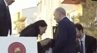 Cumhurbaşkanı Erdoğan'dan elini öpen milletvekiline 200 TL harçlık