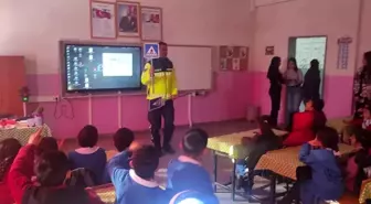 Kars'ta Öğrencilere Trafik Bilinci Semineri Düzenlendi