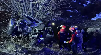 Tunceli'de Şarampole Devrilen Otomobilin Sürücüsü Kurtarıldı