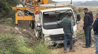 Bodrum'da Kamyonet Uçuruma Devrildi: 3 Yaralı