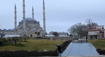 Edirne ve Kırklareli'nde Sağanak Yağış Hayatı Olumsuz Etkiliyor