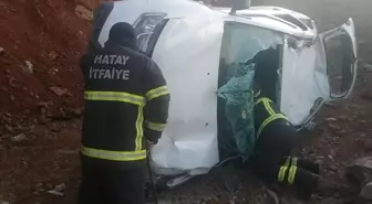 Hatay'da Uçuruma Yuvarlanan Otomobilde Sürücü Yaralandı