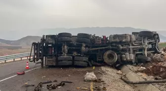 Şırnak'ta Sondaj Aracı Devrildi: Sürücü Öldü, 1 Yaralı