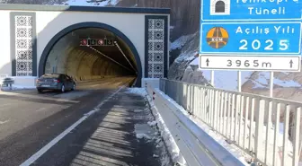 Hakkari-Yüksekova Yolundaki Yeniköprü Tüneli Trafiğe Açıldı