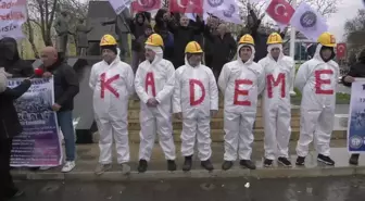 Emeklilikte Adalet Arayışı: Kadıköy'de Miting Düzenlendi