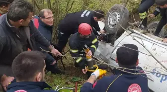 Ordu'da Kamyonet Uçuruma Devrildi: 3 Yaralı