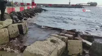 Poyraz Fırtınası Marmara Denizi'ni Kızıl Renkte Boyadı