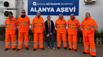 Alanya Aşevi 2024'te İhtiyaç Sahibi Vatandaşlara Sıcak Yemek Dağıttı