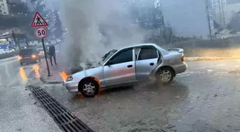 Bilecik'te Seyir Halindeki Otomobil Alev Alev Yandı