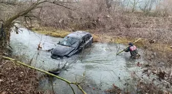 Çanakkale'de Otomobilin Çaya Uçması Sonucu Üniversite Öğrencisi Hayatını Kaybetti