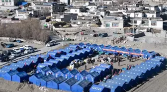 Tibet'te Depremde Hayatını Kaybedenler İçin Anma Töreni Düzenlendi