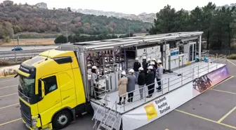 Enerjisa Mobil Eğitim Tırı Deprem Bölgesindeki Öğrencileri Destekliyor