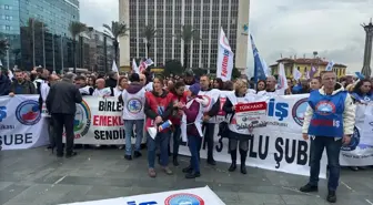 İzmir'de Memurlar Maaş Zamlarını Protesto Etti