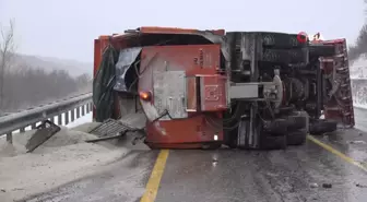 Kırklareli'nde Kar Küreme Aracı Devrildi: 2 Yaralı