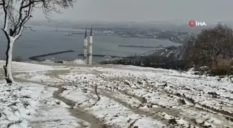 Tekirdağ'da Kar Yağışı İki Mevsimi Bir Arada Yaşattı