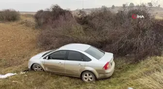 Virajı Alamayan Otomobil Tarlaya Uçtu: 3 Yaralı