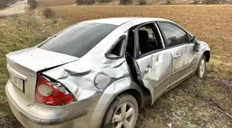 Kastamonu'da Otomobil Tarlaya Uçtu: 3 Yaralı