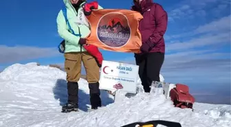 Bolu Dağcıları Hasan Dağı'nın Zirvesine Ulaşmayı Başardı