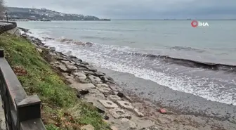 Poyraz Fırtınası Balıkçıları Vurdu, Kıyıya Kızıl Yosunlar Sürüklendi