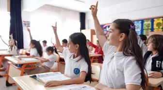 Anaokulu Müdürü Heimlich Manevrası ile Öğrenciyi Kurtardı