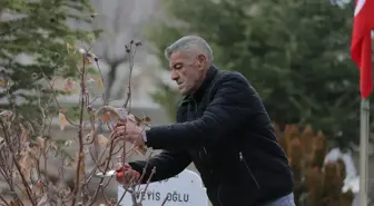 20 Yıldır Mezarlıkta Gönüllü Bakım Yapan Hüdaverdi Boran'ın Hikayesi