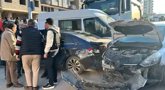 İskenderun'da Freni Patlayan Kamyon 5 Araca Çarptı: 3 Yaralı