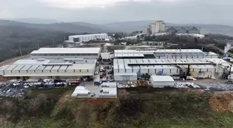 Sakarya'da Yalıtım Fabrikasında Yangın: İki Yaralı