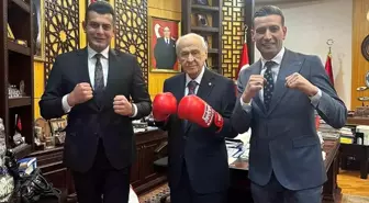 Boks Federasyonu Başkanı Suat Hekimoğlu, MHP Genel Başkanı Bahçeli'yi Ziyaret Etti